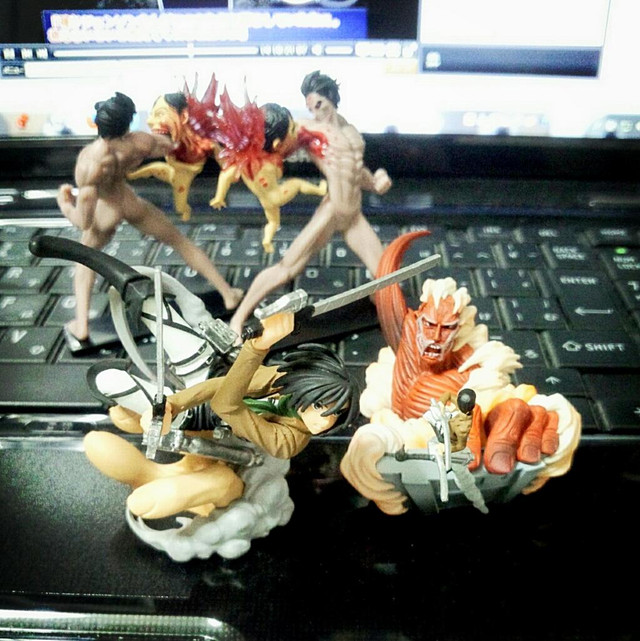 attack on titan capsule toy