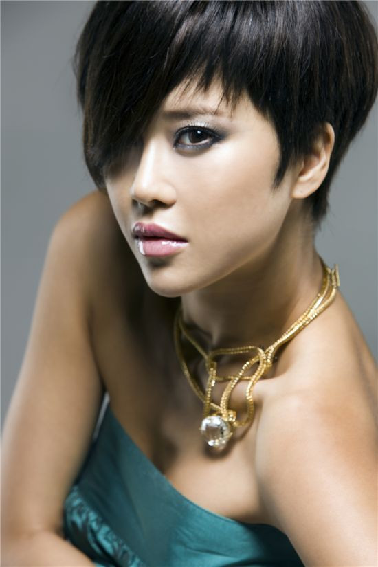 Baek ji young