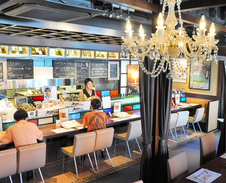 Crunchyroll Less Than Cute Moe Seafood Restaurant Opens