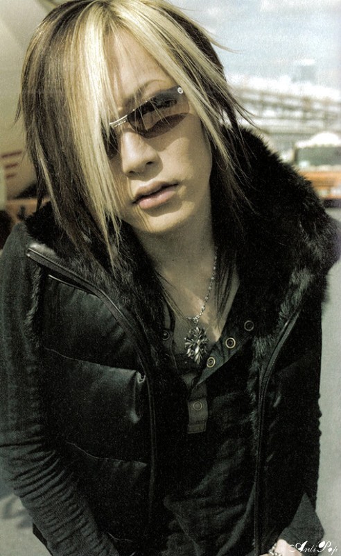 Uruha -  18 370dcf9479812726c6feb6c64953bb4e1225653695_full