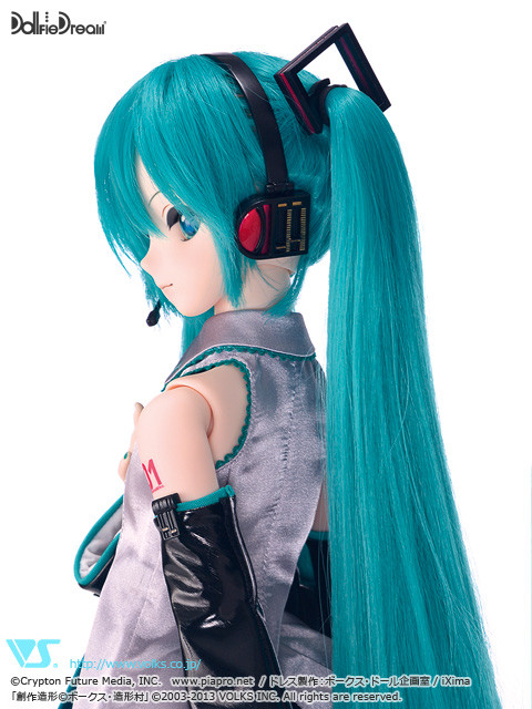 life size hatsune miku doll