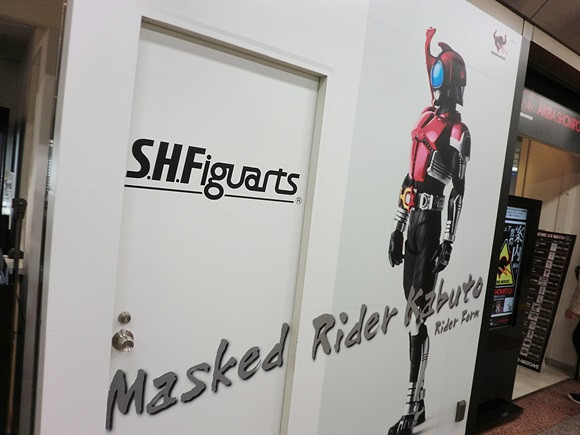 FEATURE: Bandai Akiba Showroom March 2014 "Kamen Rider" Edition