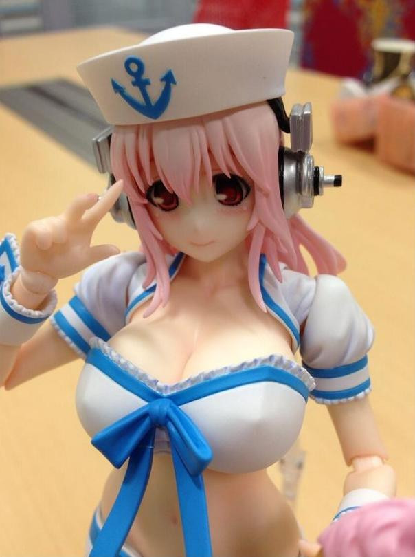 figure super sonico