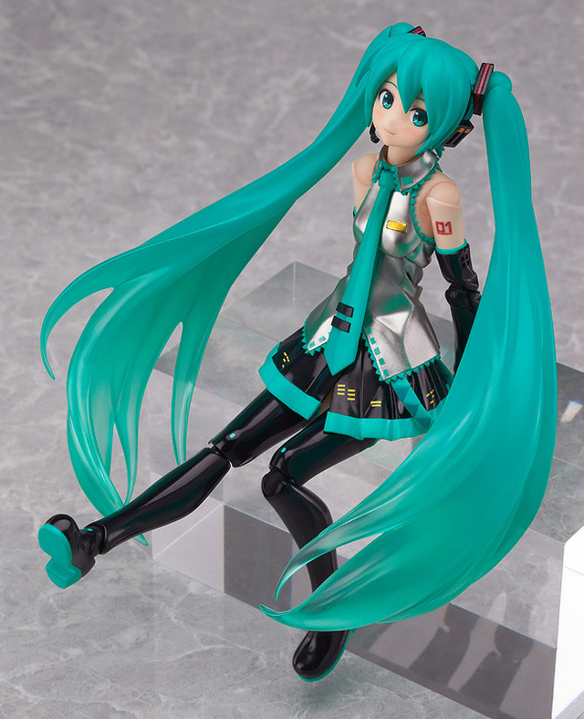 Crunchyroll - Hatsune Miku 2.0 Figma Hits Preorder