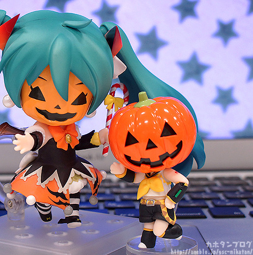 Crunchyroll - Miku is Now Fully Prepared for Halloween