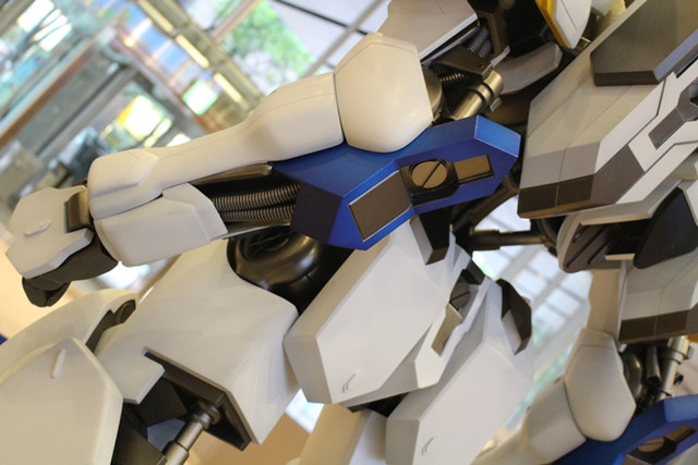 barbatos statue