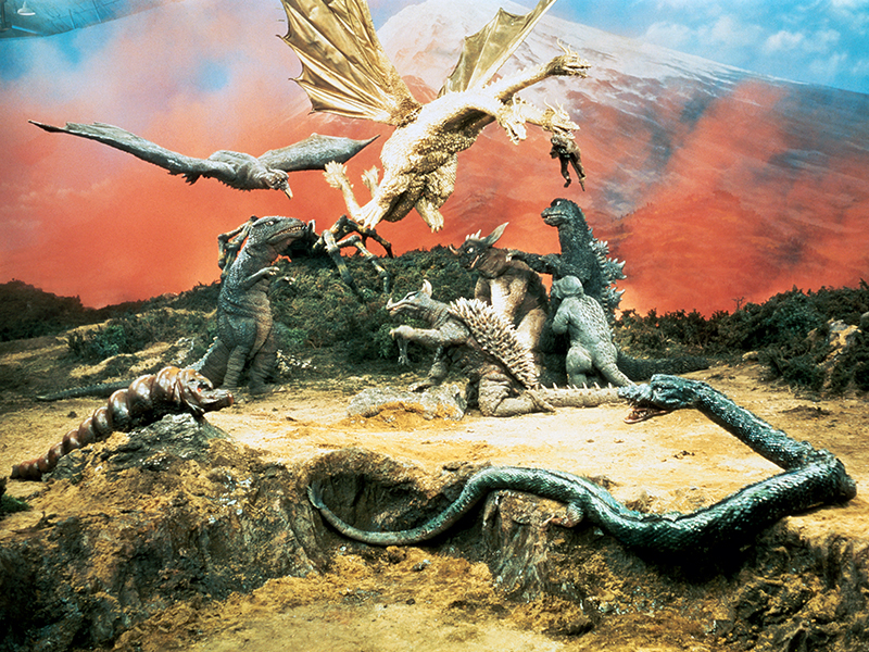 Riesige Monster wüten am Set von 1968 Destroy All Monsters!  Kaiju-Film.