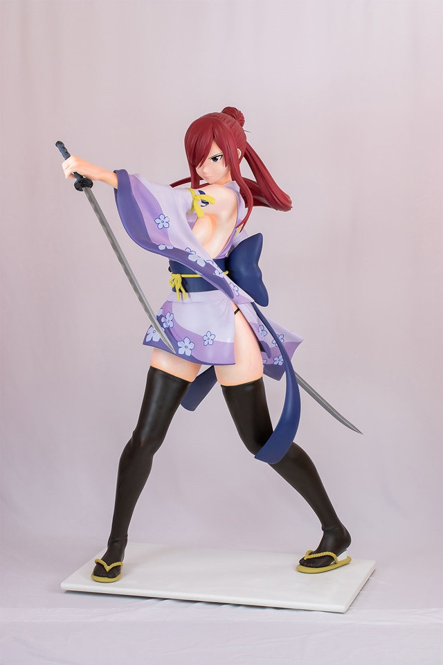 erza scarlet nude figure