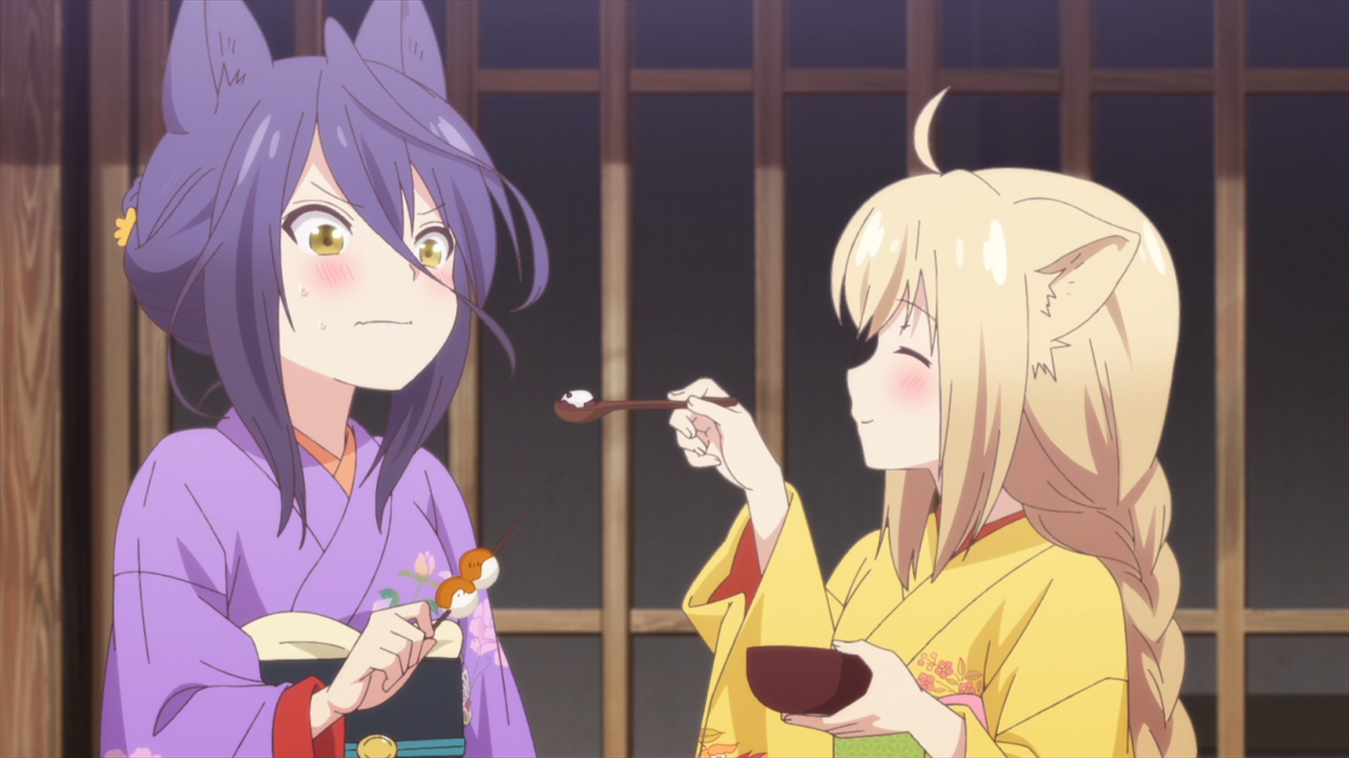 Satsuki se sonroja cuando Yuzu ofrece un bocado de su dulce de arroz y frijoles en una escena del anime de televisión KONOHANA KITAN.
