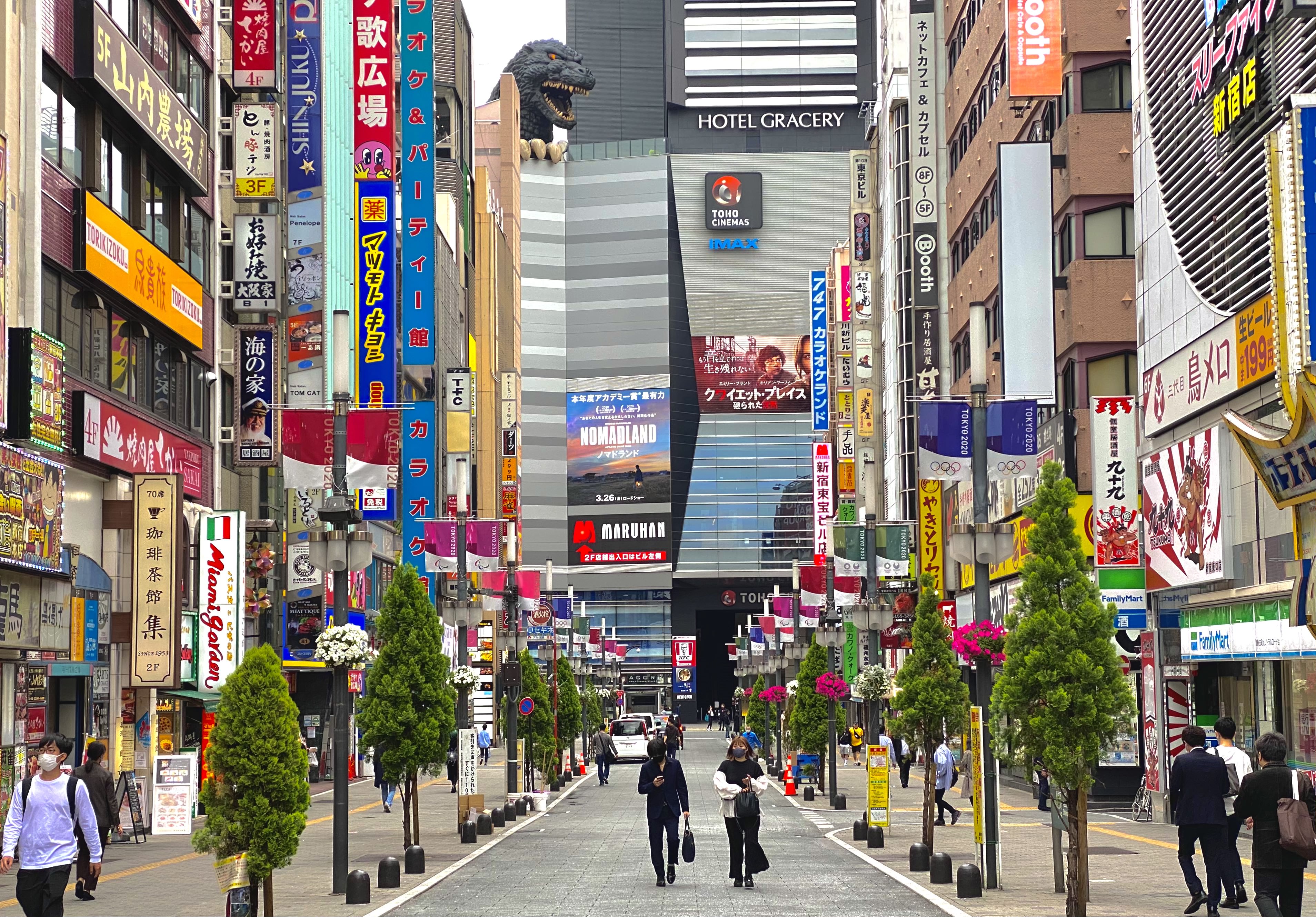 Shinjukus Kabukicho-Gebiet am 7. Mai 2021