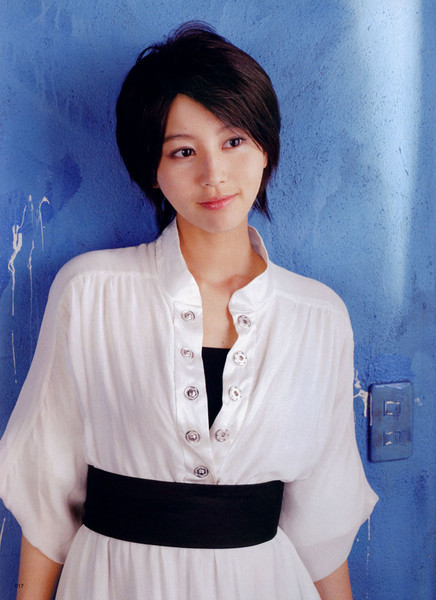 Asian short hair housewife