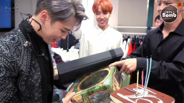 Jimin got the Megahouse POP Zoro figure for his birthday