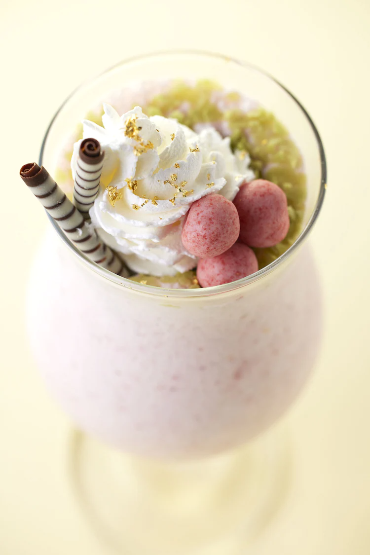 Marie Antoinette strawberry smoothie