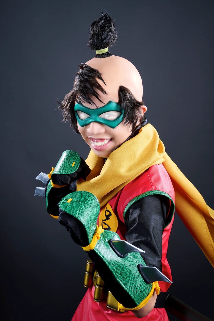 Ein Promo-Foto von Schauspieler Itto in vollem Kostüm und Make-up als Robin aus dem kommenden Bühnenstück von Batman Ninja The Show.