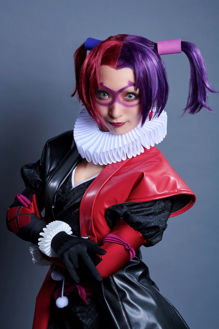 A promo photo of actor Emi Fujita in full costume and make-up as Harley Quinn from the upcoming Batman Ninja The Show stage play.
