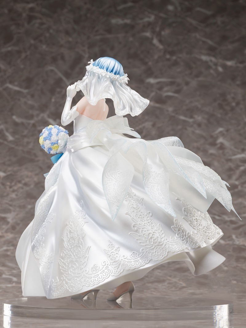 Rem Bridal figure - 3/4 back