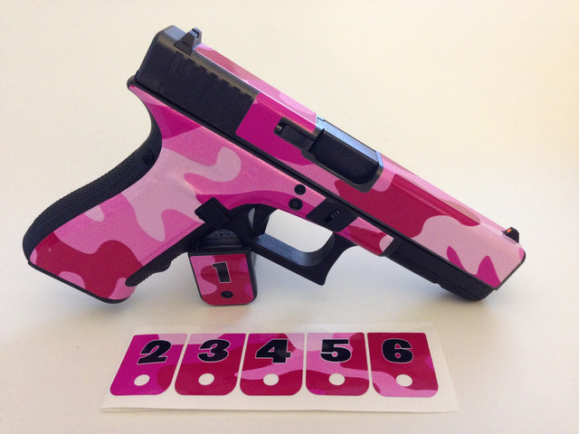 Глок розовый камуфляж. Glock покраска. Глок 18 в камуфляже. Розовый глок 18. Розовый глок 17.