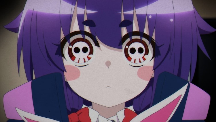 In einer Szene aus dem kommenden TV-Anime „Dark Gathering“ blickt die Heldin Yayoi Hozuki mit ausdruckslosem Gesichtsausdruck nach vorne.