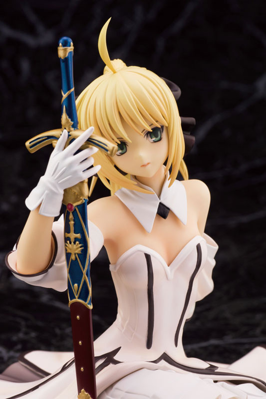 Crunchyroll - Foot Tall Corrupted Saber Alter Figure Scheduled for 2014